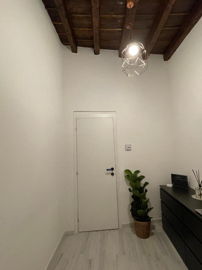 Arco Di Levante Alle Colonne Bari Luaran gambar